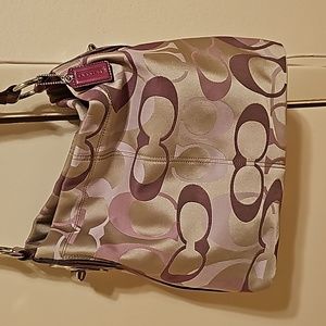 Coach Penelope Bordeaux signature hobo shoulder bag. NWOT